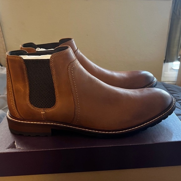 Johnston & Murphy Bedford Chelsea Boots Size 11 - Picture 3 of 7